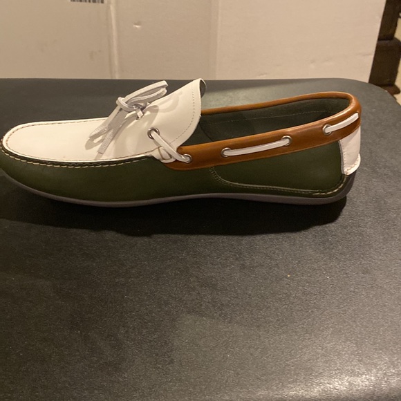 Salvatore Ferragamo Olive\\White Shoe Mens Size 10.5 2E (Fits like a Size 11) main image 4